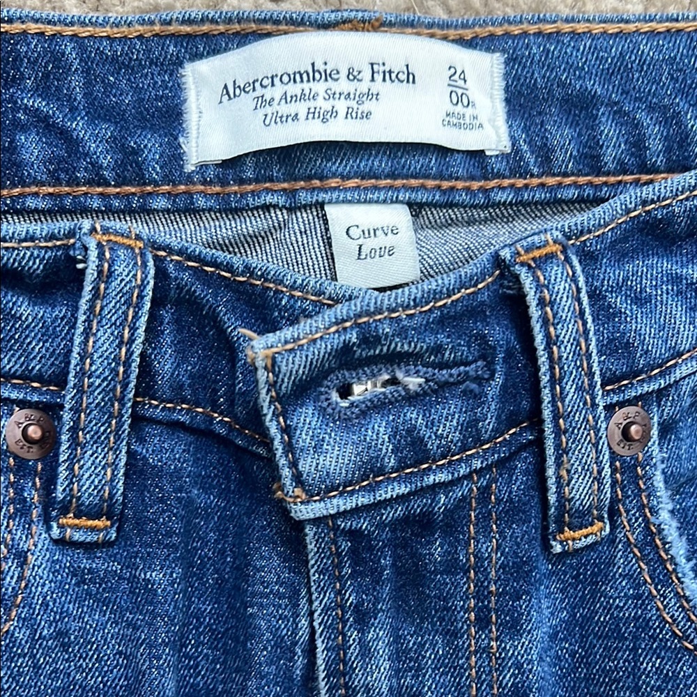 Abercrombie & Fitch Ultra High Rise Jeans